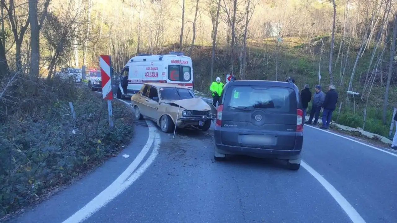 Ordu'da tehlikeli viraj kaza getirdi: 3 yaralı
