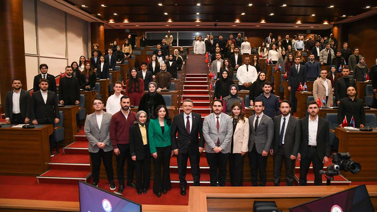 Başkan Genç’ten öğrencilere yeni yıl müjdesi