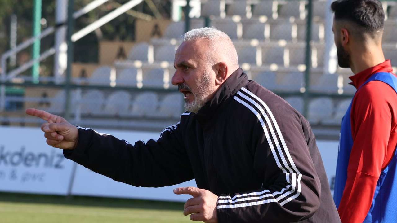 Trabzonsporlu eski futbolcu 2. lig ekibiyle anlaştı