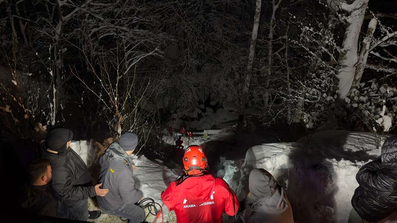 Rize’de acı olay: Dereye uçan cipte Meclis Üyesi ve sürücü hayatını kaybetti