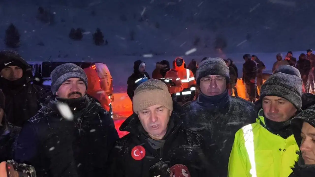 Artvin'de çığ sonrası arama kurtarma çalışmaları yeniden başladı