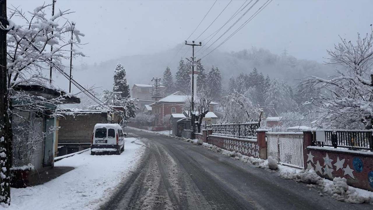 Giresun’da eğitime kar engeli: Hangi ilçelerde okullar tatil edildi?