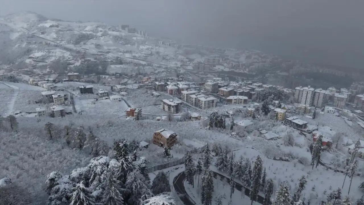 Trabzon’da kar sonrası 286 yol ulaşıma kapandı