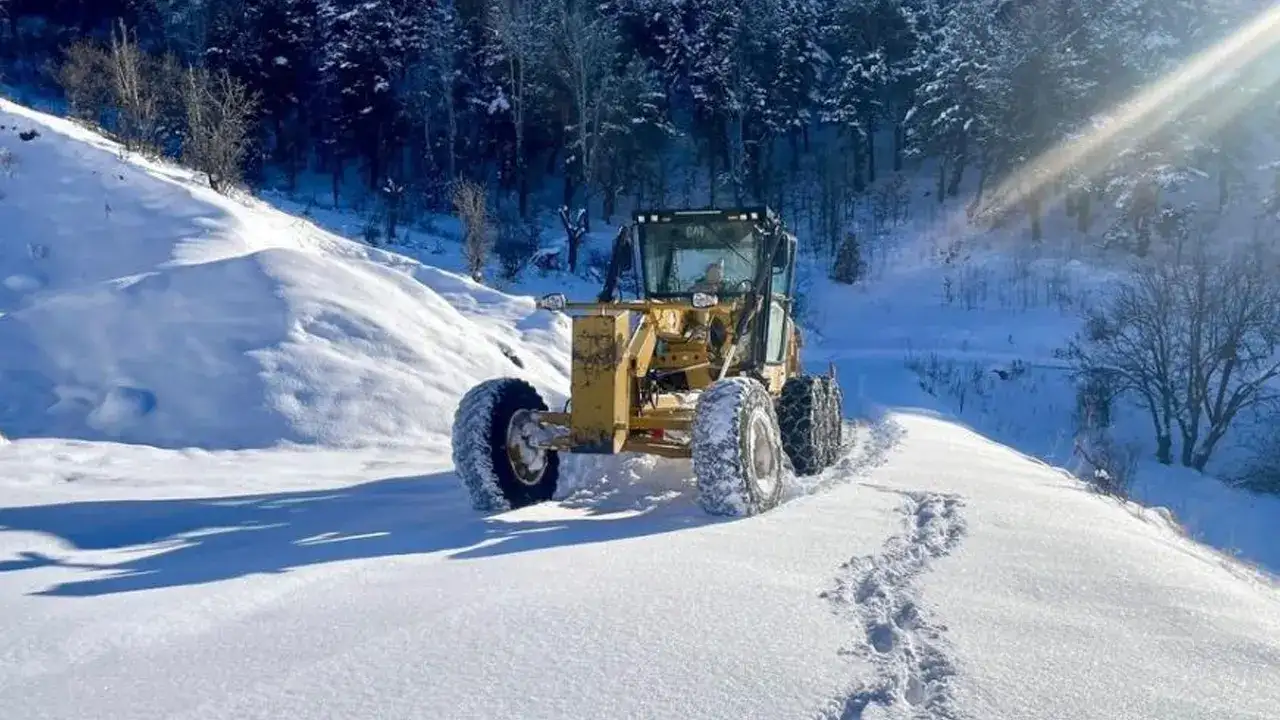 Giresun’da kar esir etti: 521 köy yolunda ulaşım yok