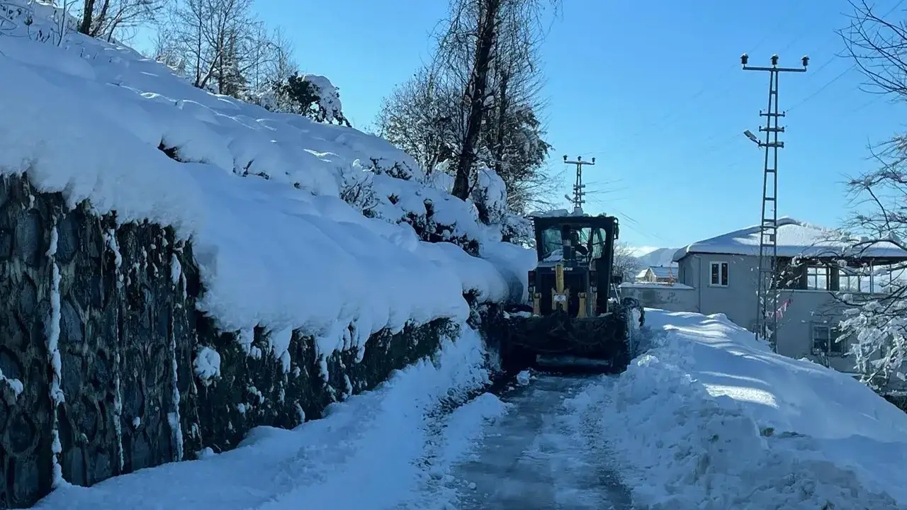 Trabzon Büyükşehir Belediyesi 153 mahalle yolunu ulaşıma açtı