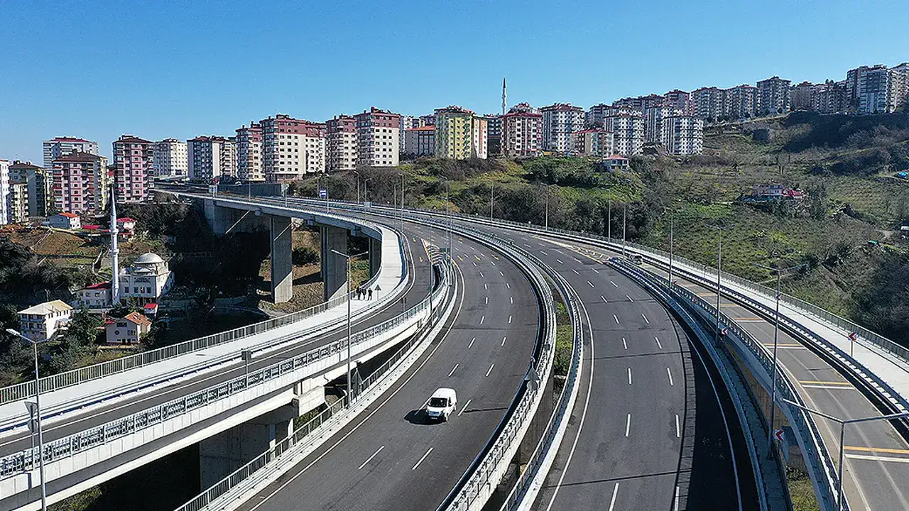 Trabzon’da şehir içi ve çevre yollarında dikkat: Tek şerit uygulaması