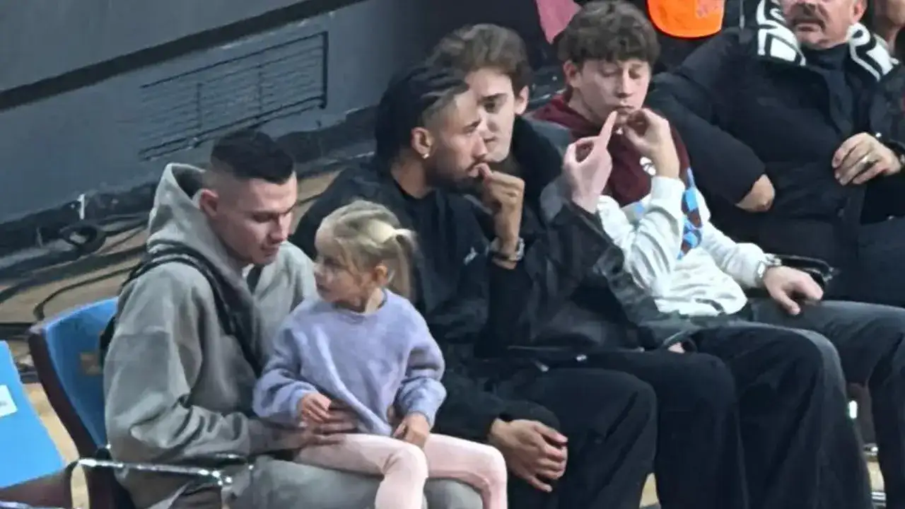 Trabzonsporlu yıldız oyuncular basketbol maçında