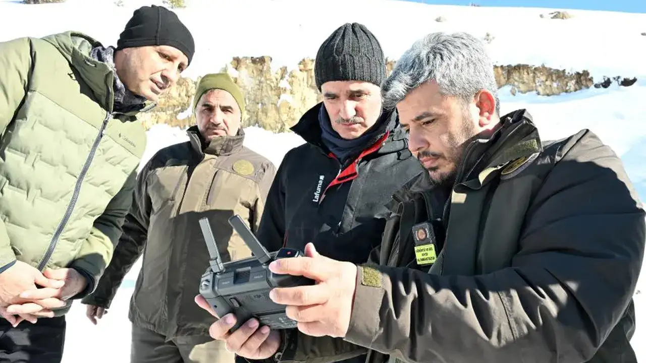 Gümüşhane’de yaban hayvanları için doğaya yem bırakıldı