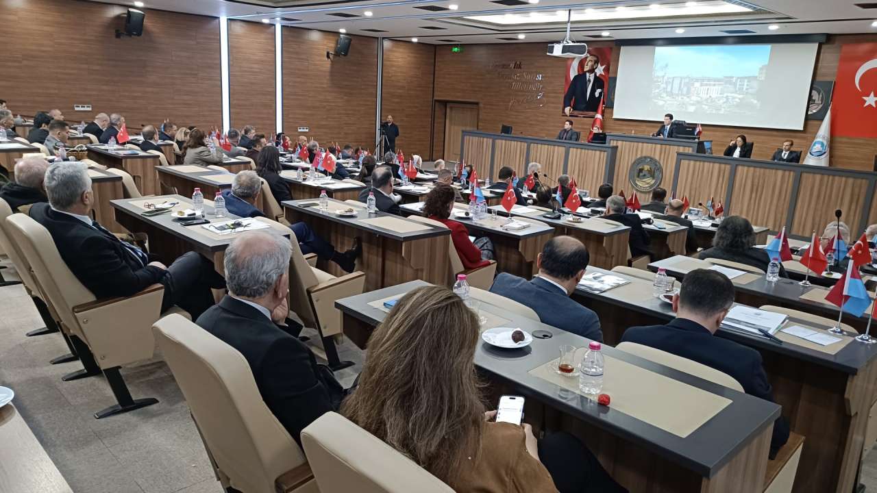 Ufuk Hoş bu sözlerle açıkladı: “Ortahisar Belediye binasında TOKİ’nin hiçbir aşaması yok”