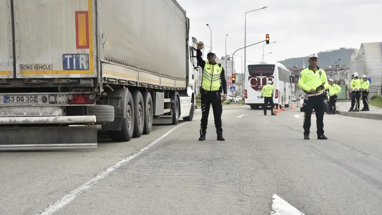 Ordu’da trafik denetimleri sıklaştı: 51 ehliyete el konuldu