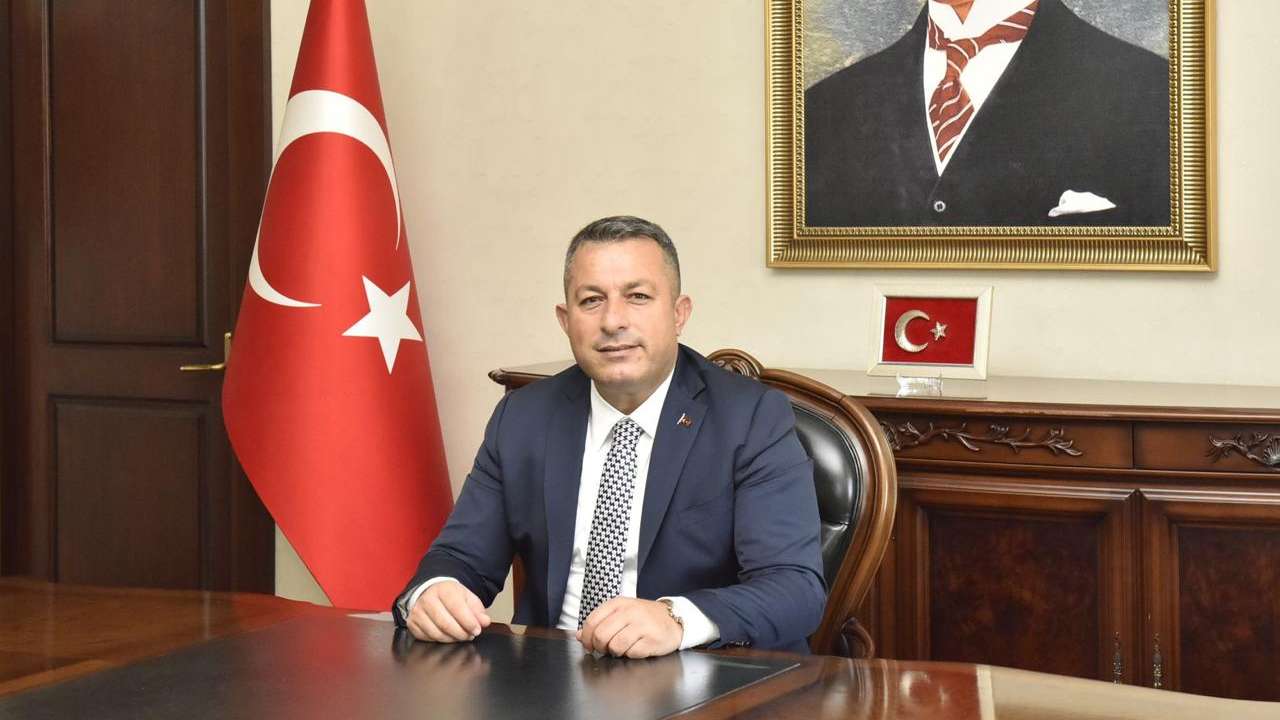 Trabzon valisi Tahir Şahin oldu: Aziz Yıldırım'ın yeni gorevi belli oldu