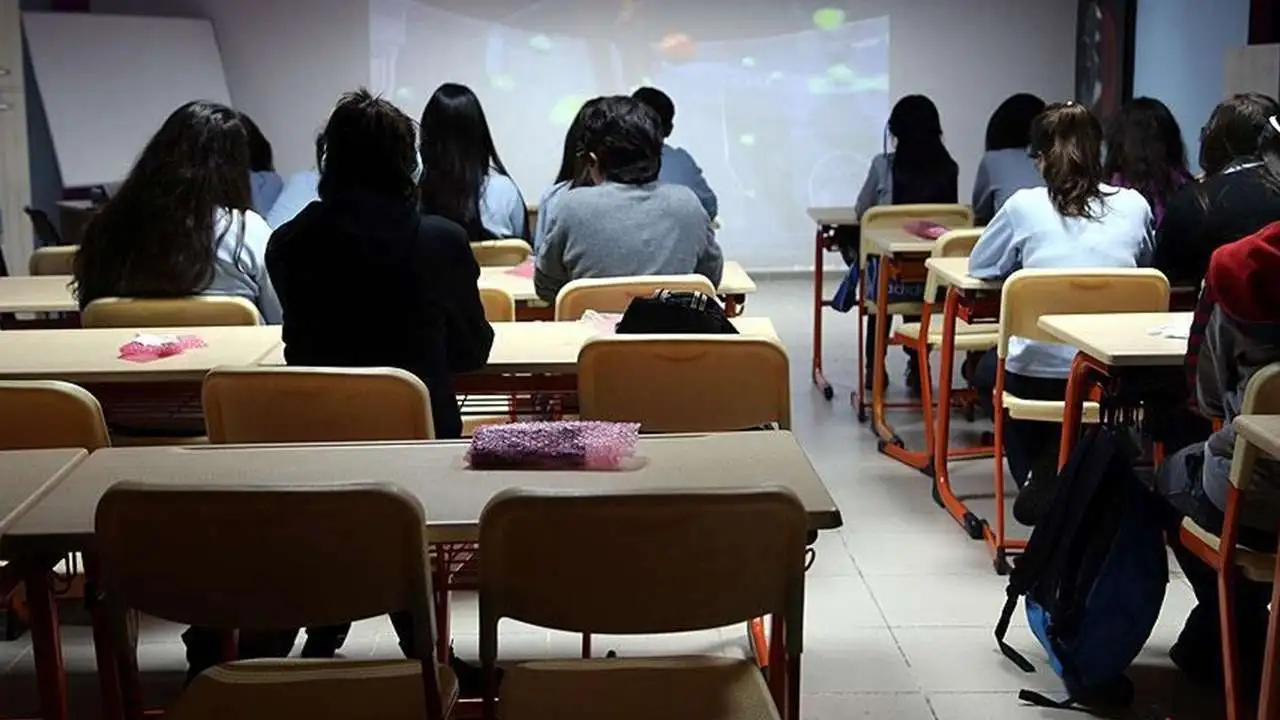 Okullarda düzen bir türlü oturtulamadı