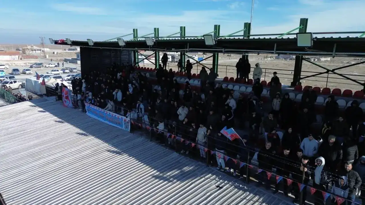 Bize her yer Trabzon: Aksaray'daki bu köy bordo-maviye büründü