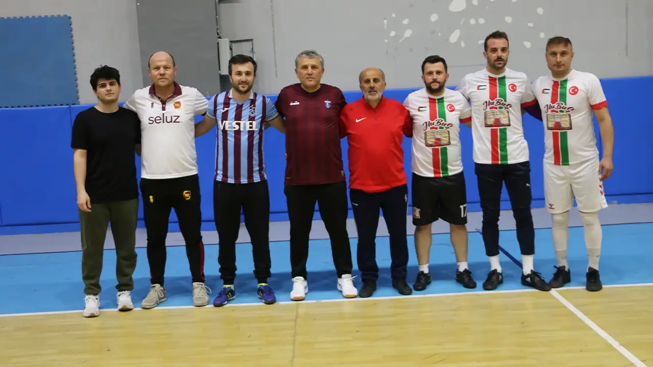 Of’ta ayak tenisi turnuvası başladı