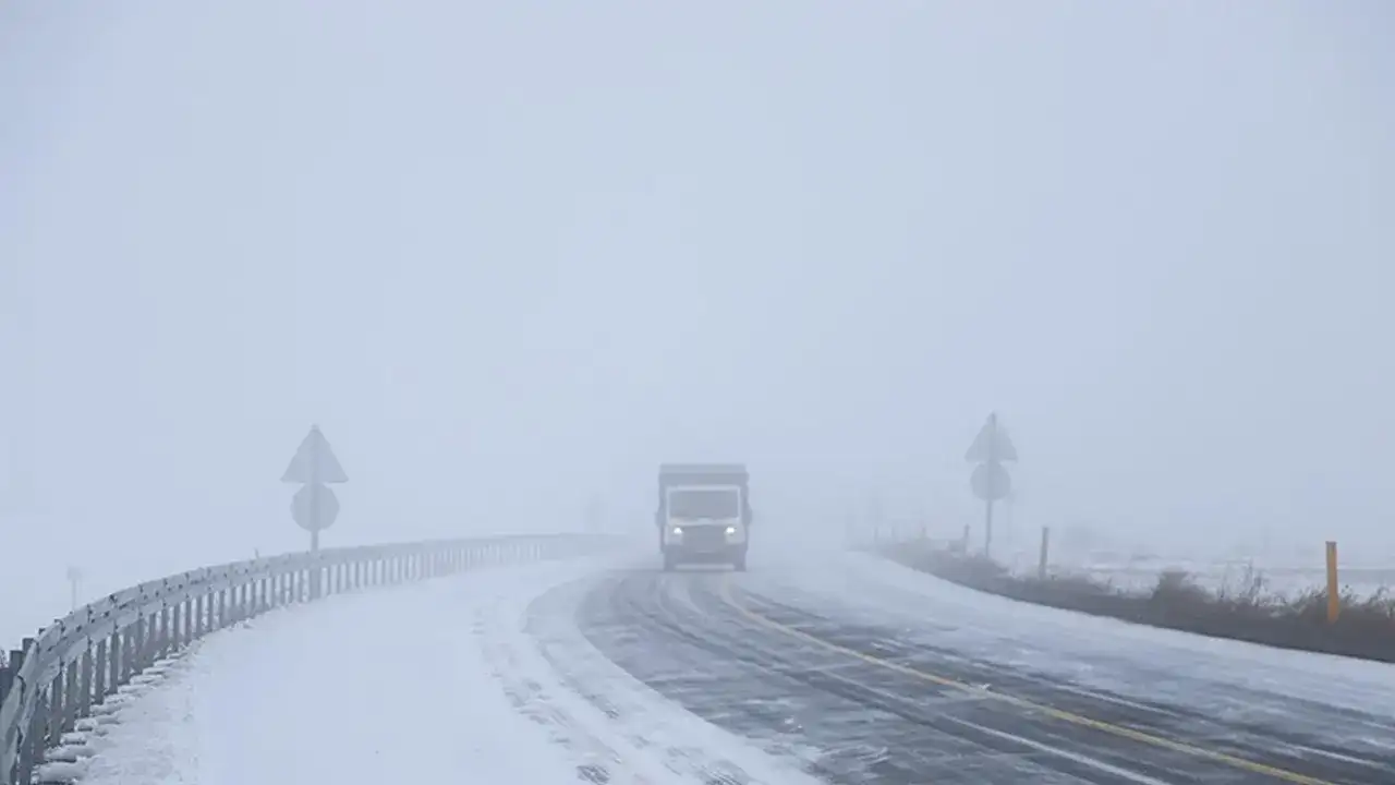 Kar ve tipi nedeniyle Trabzon'da 6 güzergah ulaşıma kapandı