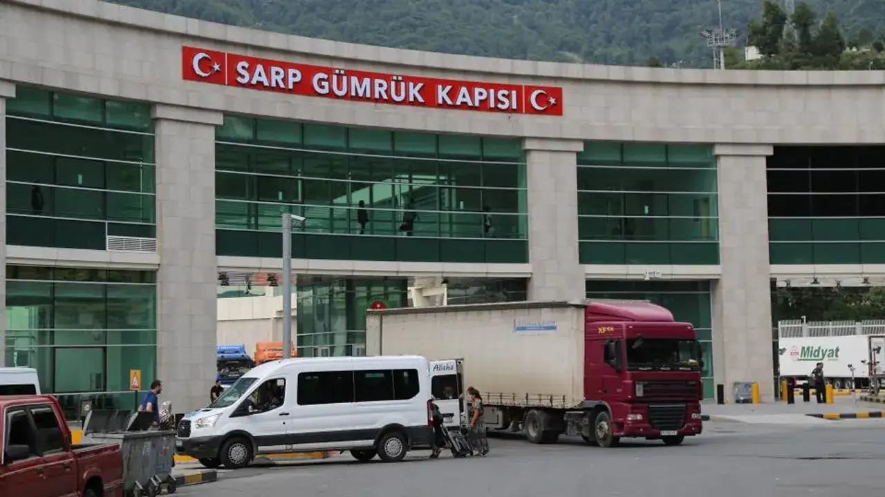Artvin Sap Sınır Kapısı’nda milyonlarca yolcu geçti