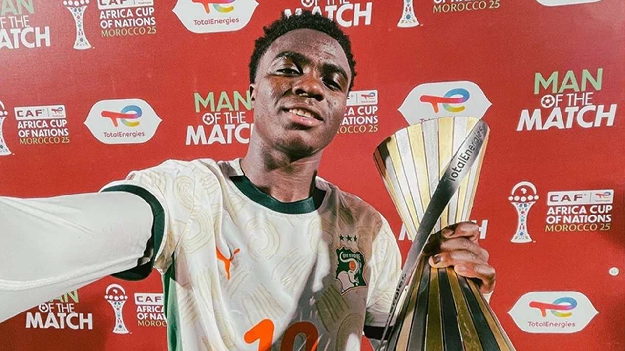 Milli takım hocasından Oulaï’ye övgü:" Sahada çok ilginç özellikler sergiliyor"