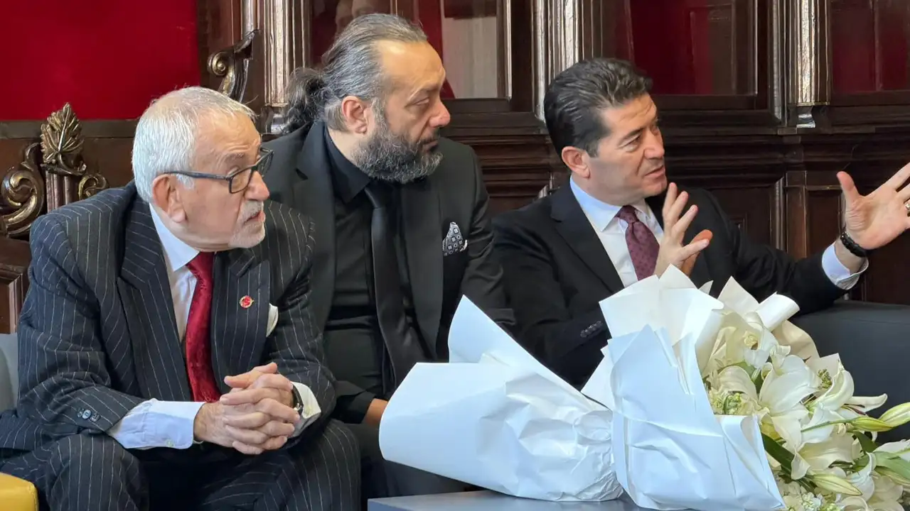 Başkan Kaya’dan Büyükşehir Belediyesi yetki alanı tepkisi: “Uzun sokak bile bizim değil”