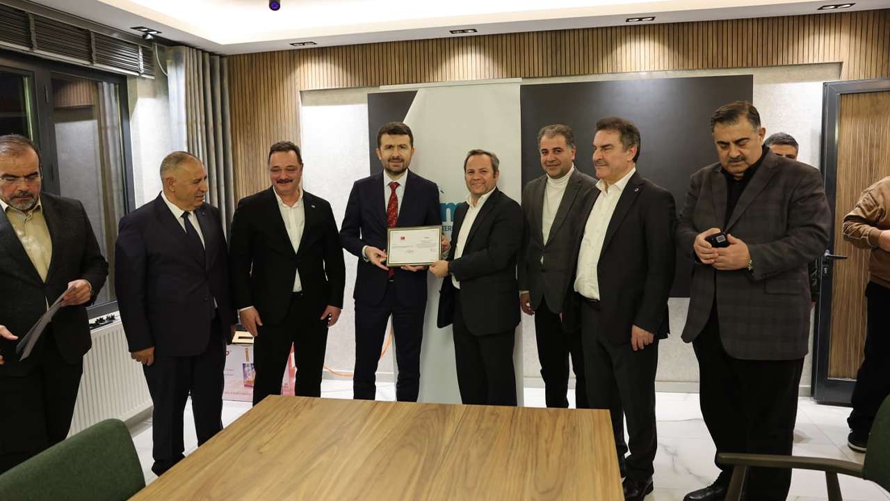 İnternet medyasının zirvesi Şanlıurfa'da: Basın İlan Kurumu Genel Müdürü katıldı