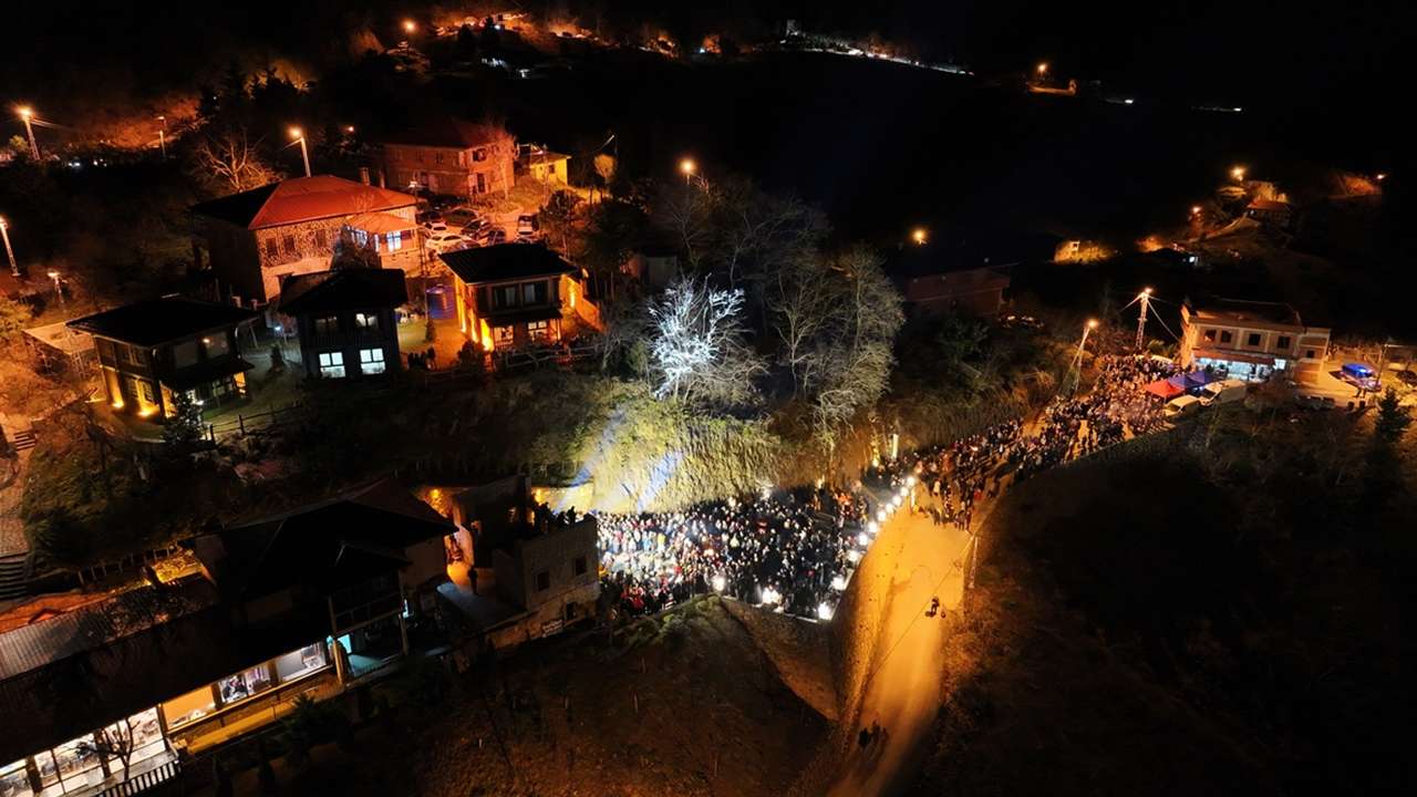 Trabzon'da renkli Kalandar gecesi: Asırlık gelenek coşkuyla yaşatıldı