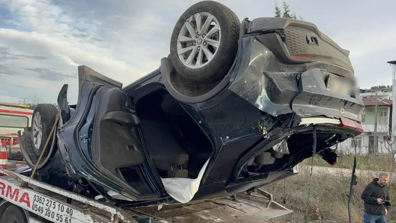 Samsun’da cenaze dönüşü Trabzon plakalı araç kazaya karışmıştı: Kaza anı kamerada