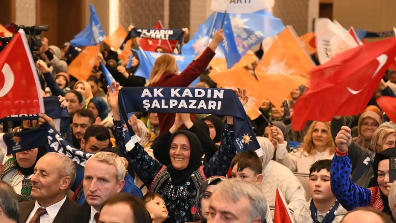 Trabzon’da AK Parti Kadın Kolları İl Danışma Meclisi toplantısı: Başkan Genç’ten kadın istihdamına vurgu