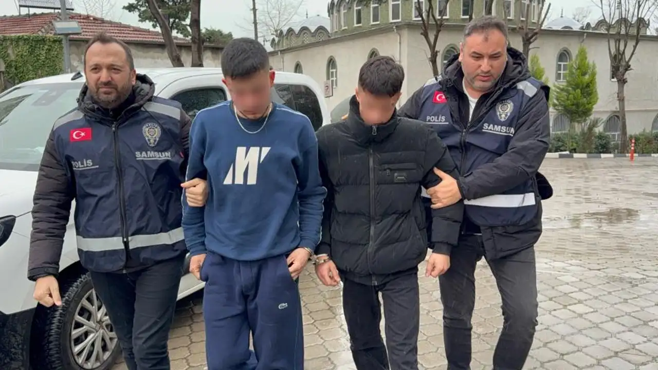 Samsun’da kız meselesi kanlı bitti: 2 kişi bıçaklandı