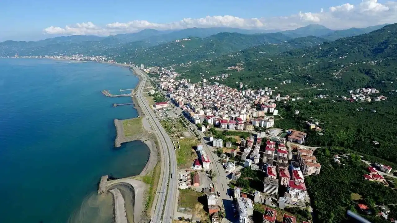 Beşikdüzü Sahilinde karakol tartışması meclise taşındı