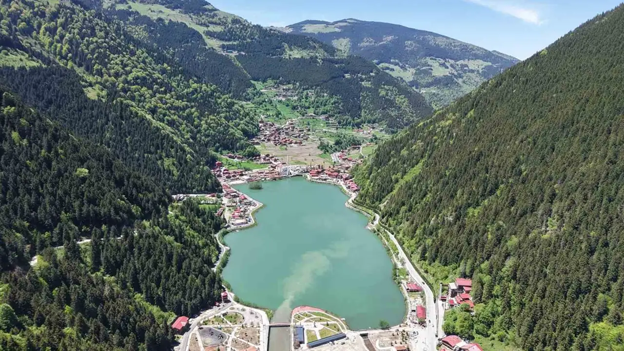 Prof. Dr. Osman Bektaş’tan kritik değerlendirme: Uzungöl nasıl oluştu? Kuraklıktan nasıl etkileniyor?