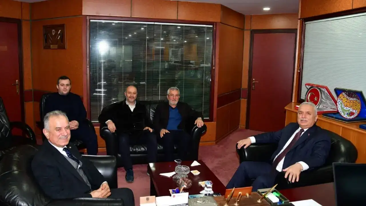 Vali Aziz Yıldırım, Trabzon Ticaret Borsası’na veda etti