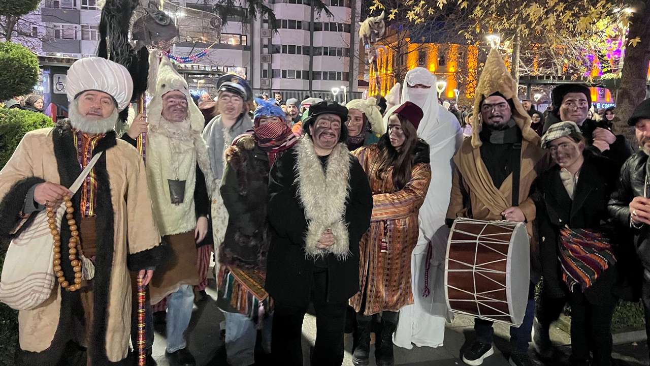 Trabzon Meydan Parkı’nda Kalandar coşkusu renkli görüntülerle kutlandı