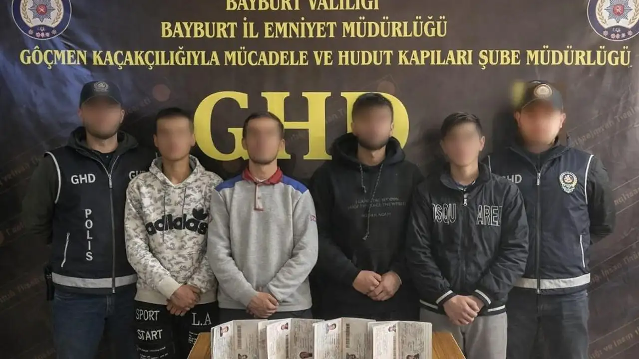 Bayburt’ta düzensiz göç operasyonu: 8 göçmen yakalandı, 1 şüpheli gözaltında