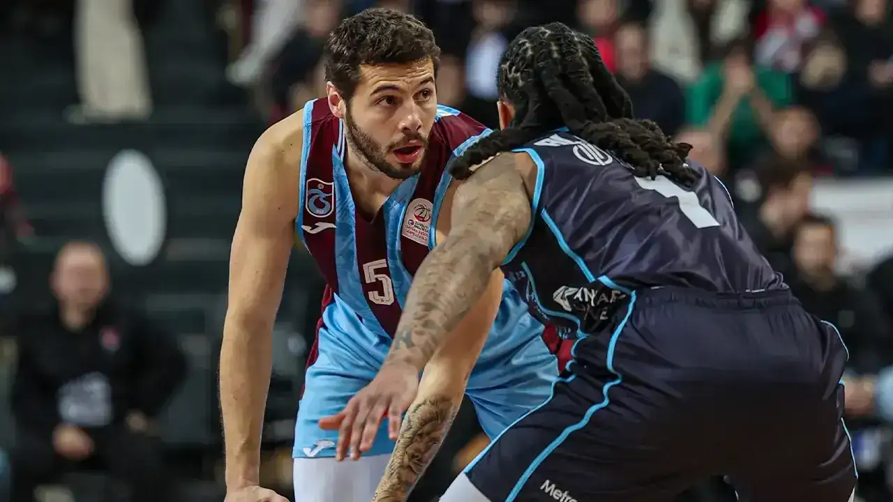 Bordo-mavililer İstanbul’da parkeye çıkıyor: Kritik maç cumartesi