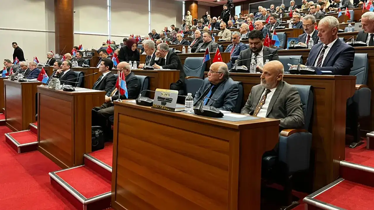 Trabzon’da denize sıfır arazi satışı meclisi ikiye böldü: CHP'li üyeler karşı çıktı