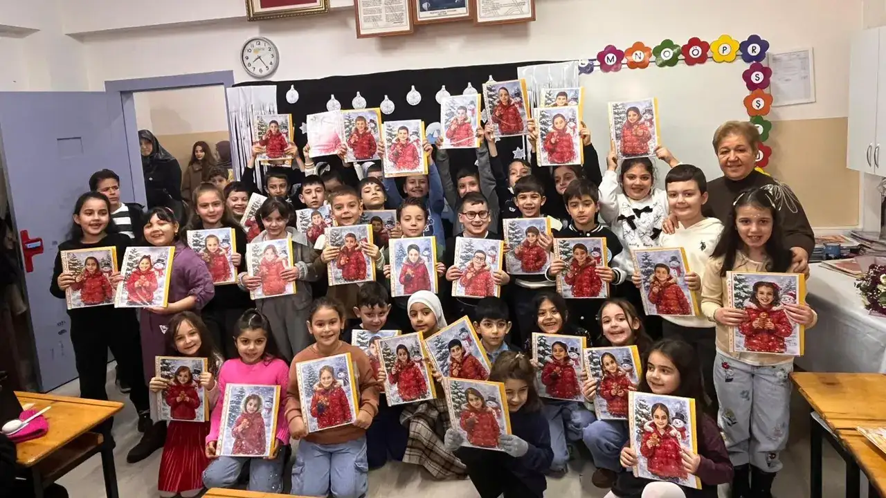 Trabzon’da okullarda karne sevinci yaşandı