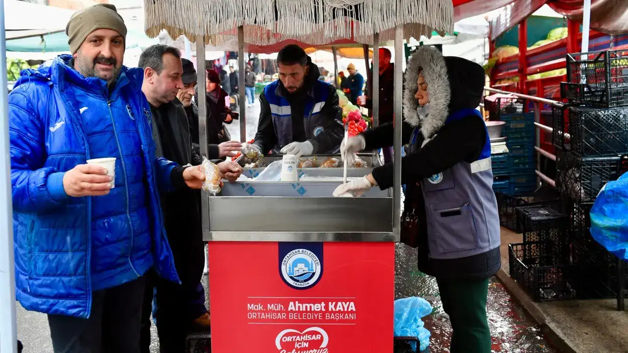 Esnaf ve vatandaşa destek : Ortahisar’da ücretsiz sıcak çorba dağıtımı başladı