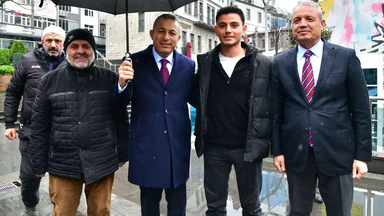 Vali Tahir Şahin sahaya indi: Vatandaşlarla buluştu