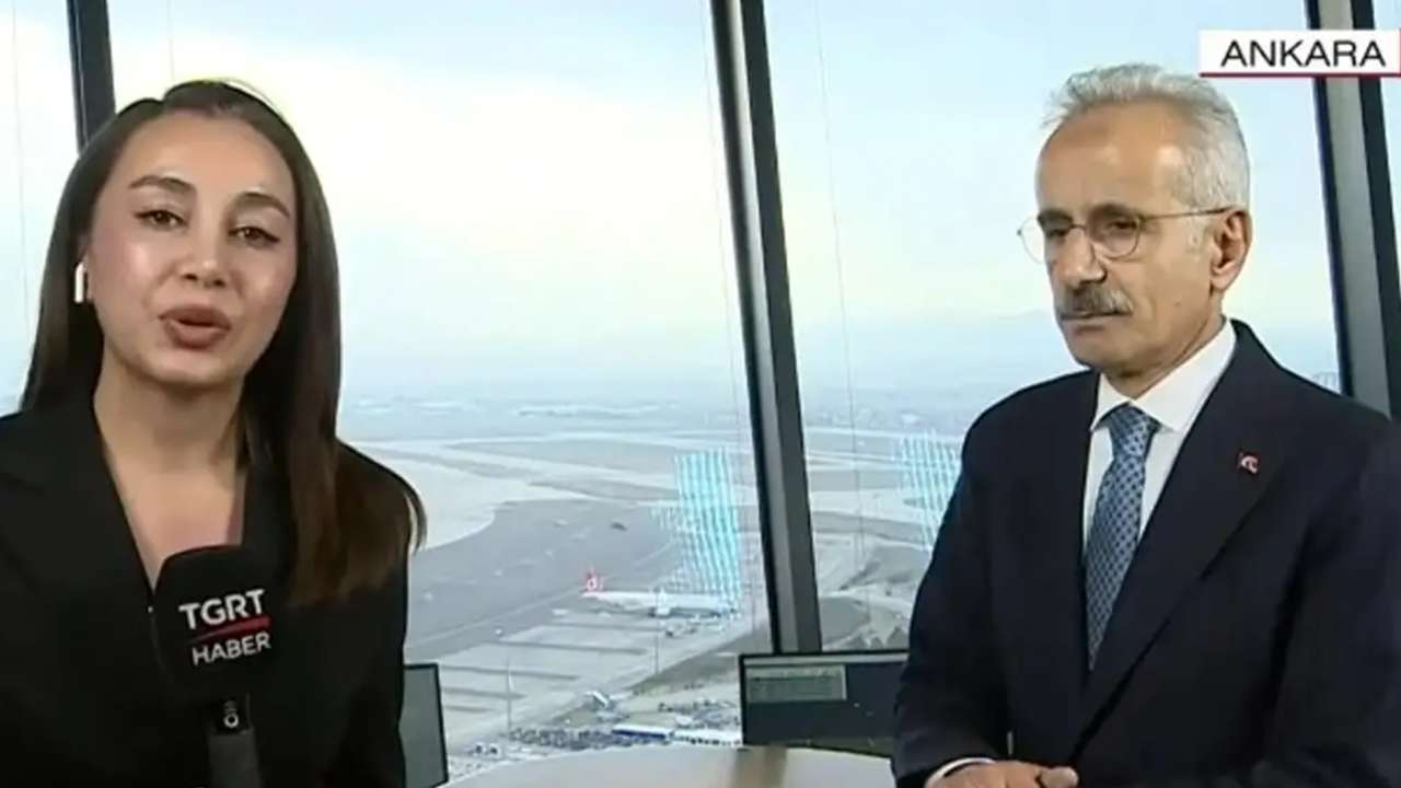 Bakan Uraloğlu canlı yayında rahatsızlandı:Bakan son durumunu paylaştı