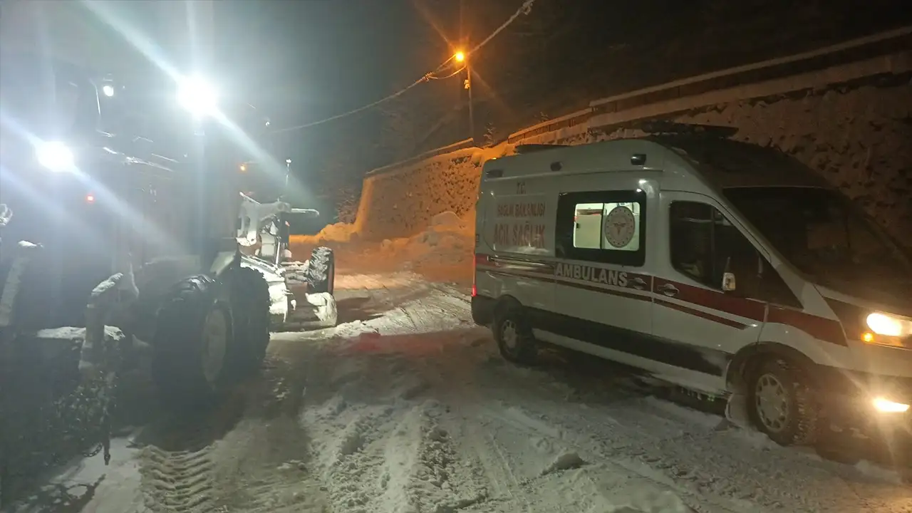 Trabzon’da kar engeli aşıldı: 716 mahallede yollar açık