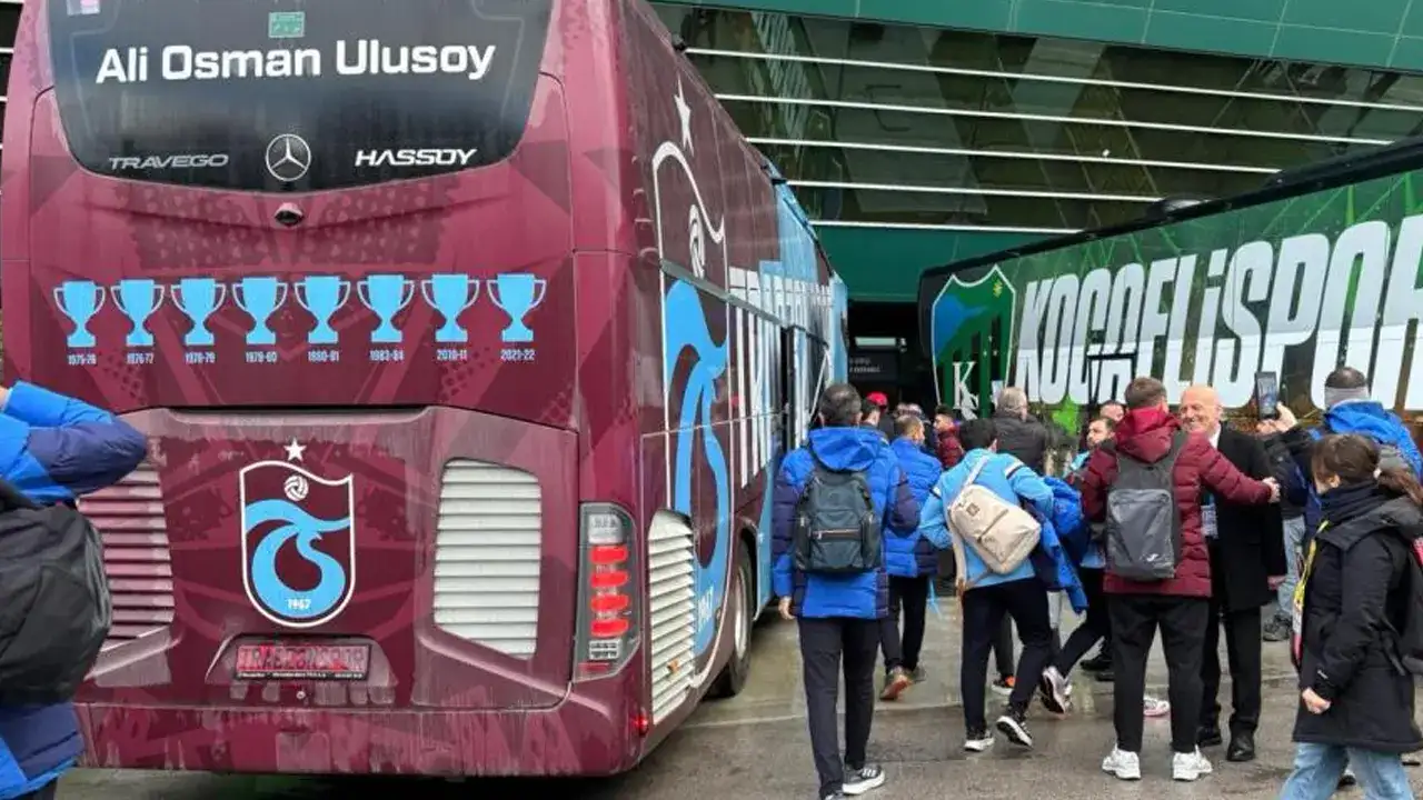 Trabzonspor Kocaeli deplasmanında: Bordo-Mavililer stadyuma geldi