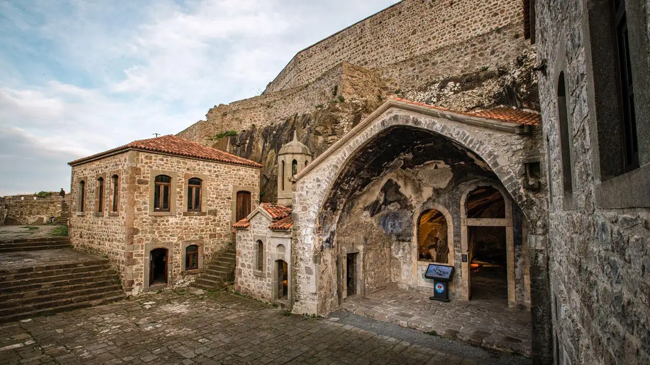 Trabzon’da turizmin yeni parlayan yıldızı: Kızlar Manastırı