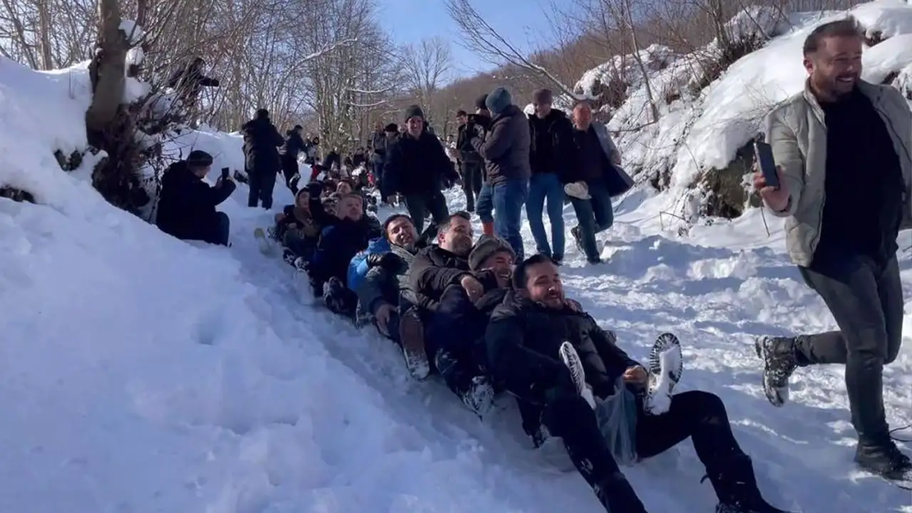 Ordu'da kar eğlencesi olay oldu: 150 kişi aynı anda kaydı