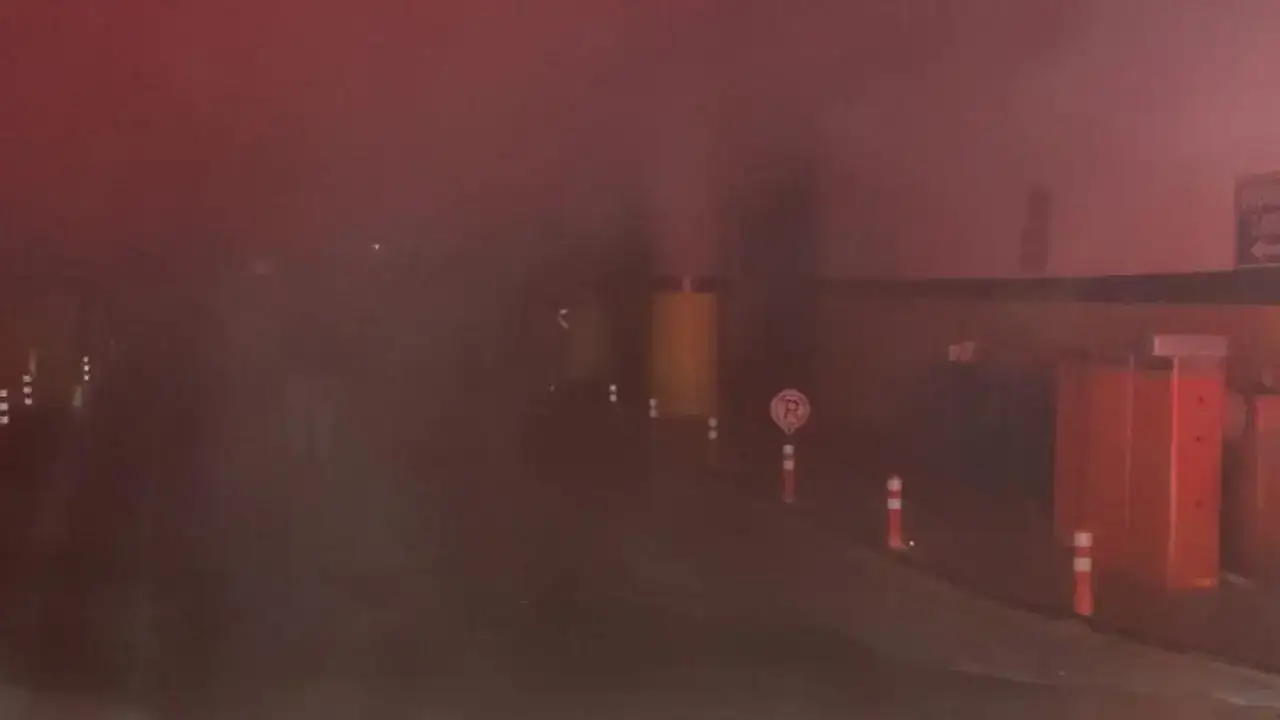 Rize’de yer altı otoparkında trafo yangını paniğe neden oldu