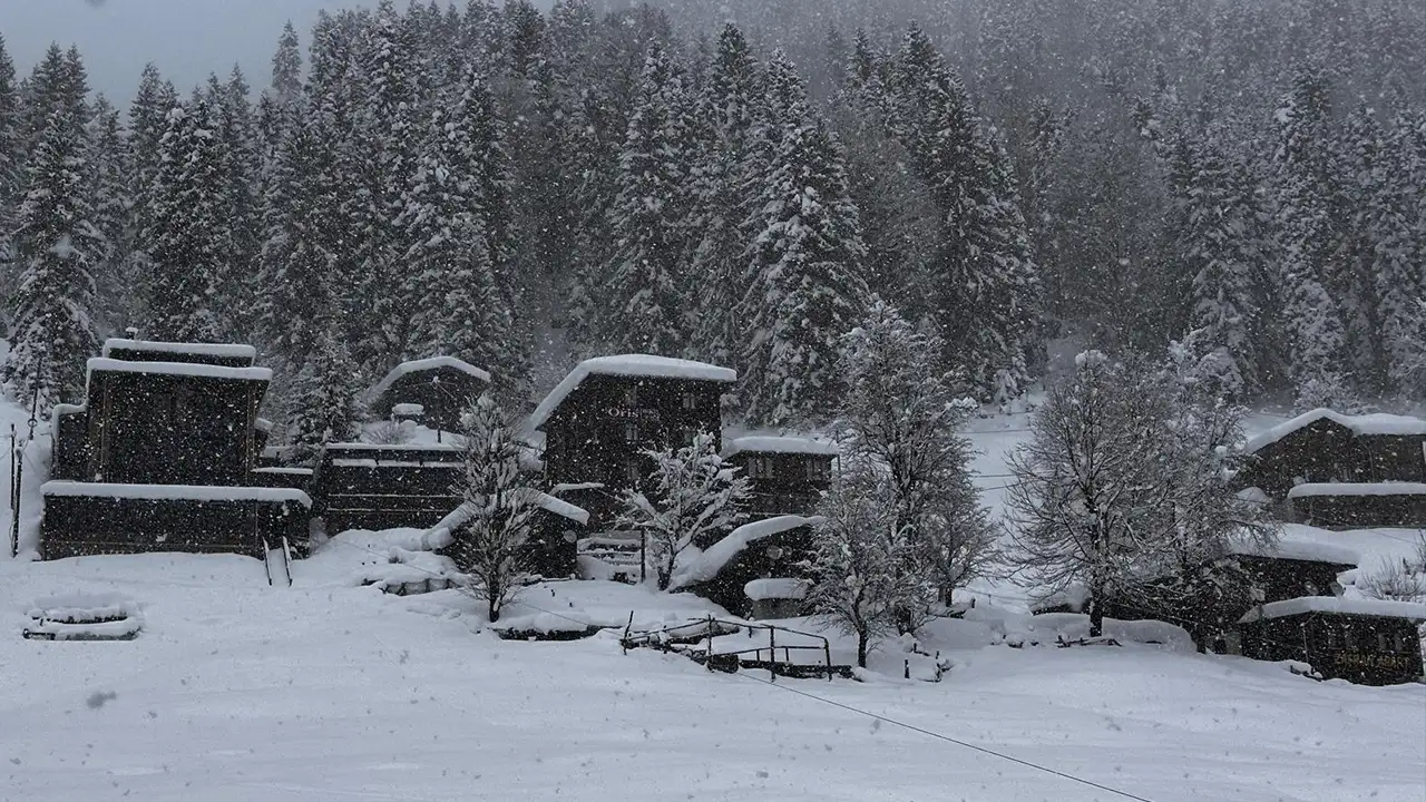 Trabzon’da kar, Giresun’da rekor: 6 ilde 670 yerleşim yeri ulaşıma kapandı