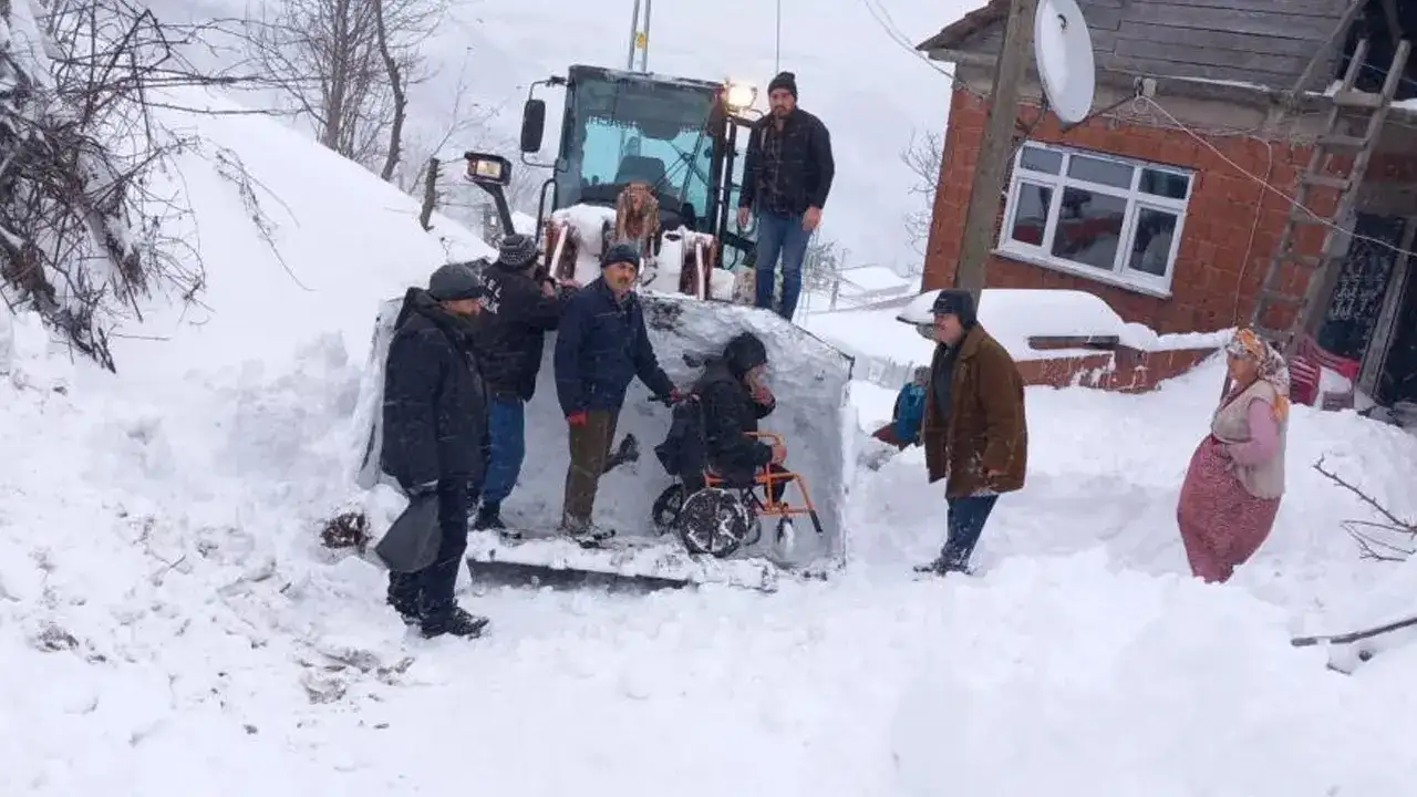 Ordu’da Karla Mücadele Sürüyor: Ekipler Vatandaşların Yanında