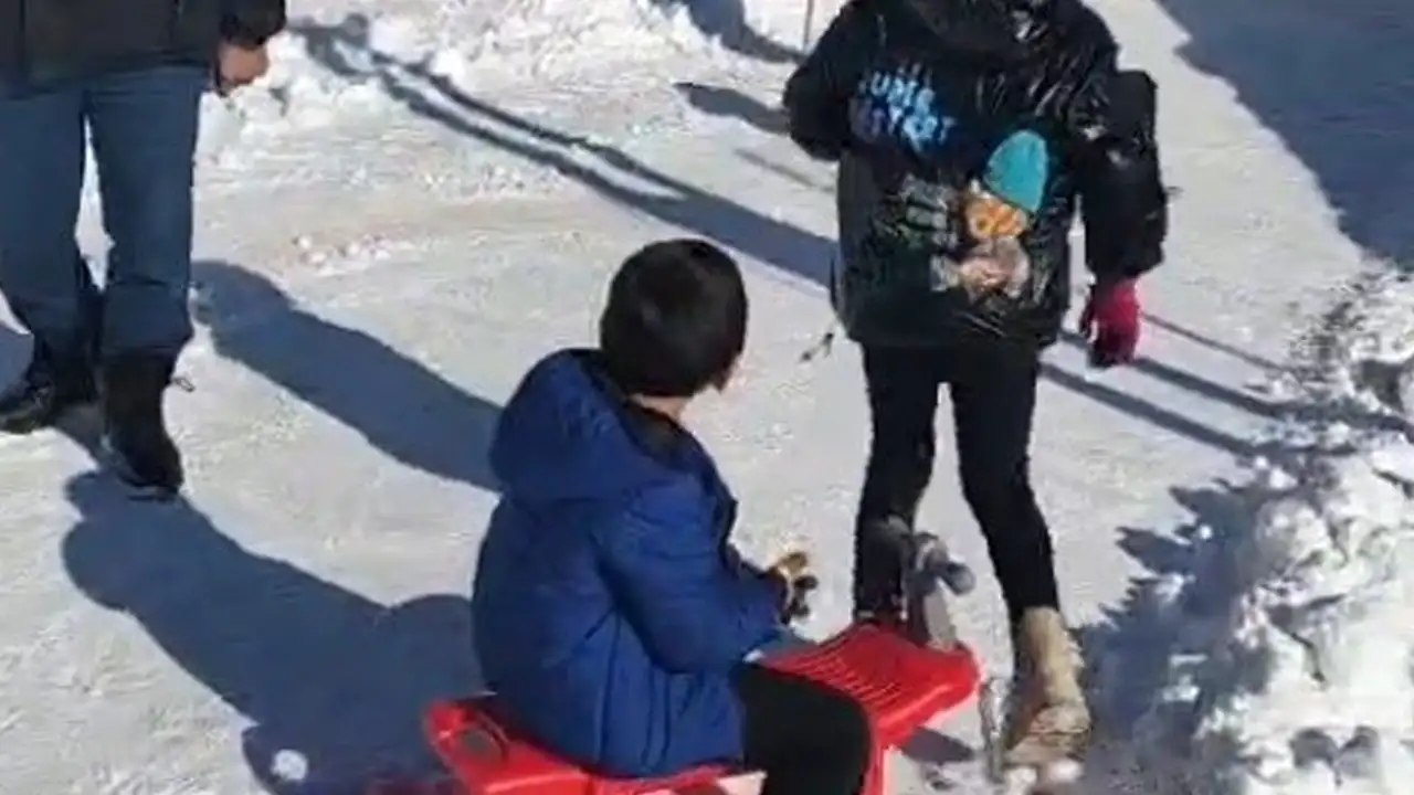 Bayburt’ta örnek dayanışma: Köylüler yolları kendi imkânlarıyla açtı