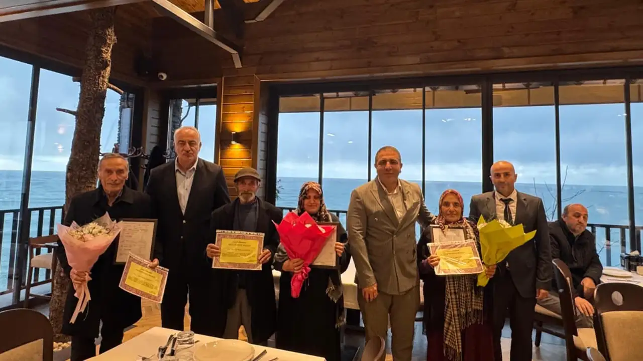 Hayrat’ta 50 yıllık evliliklere vefa buluşması