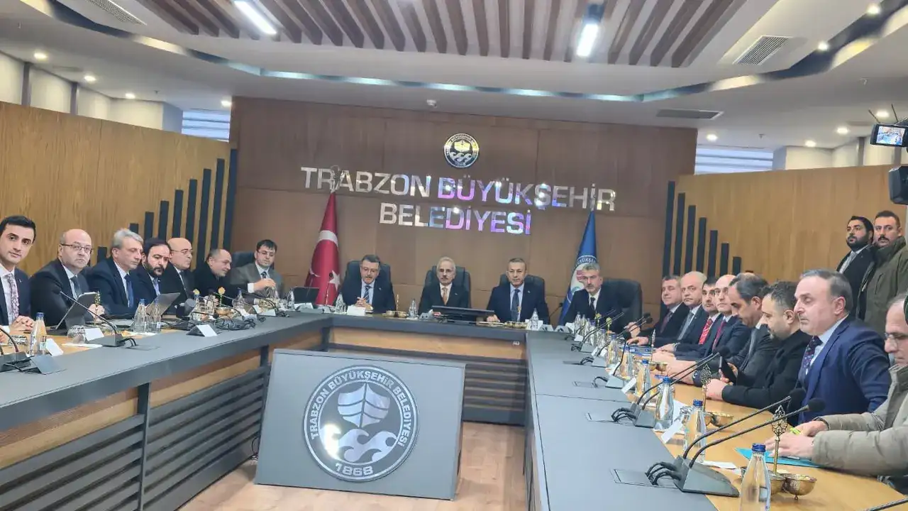 Trabzon’un ulaşım yatırımları Büyükşehir’de masaya yatırıldı