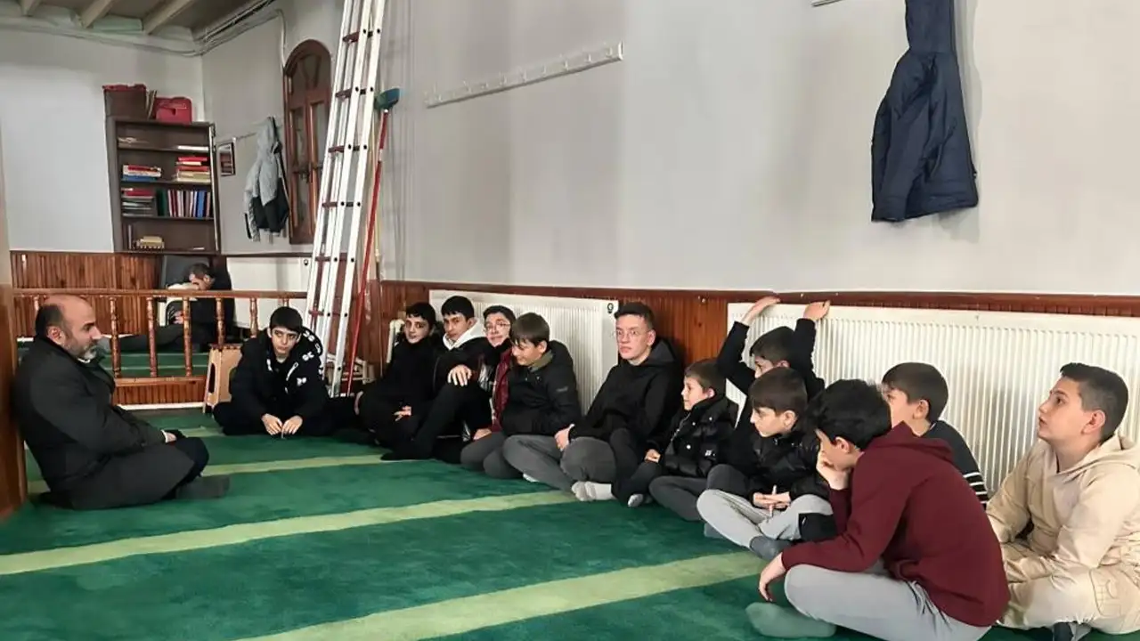 Bayburt’ta öğrencilere yönelik “Gençliğe Değer” ara dönem kampı düzenlendi