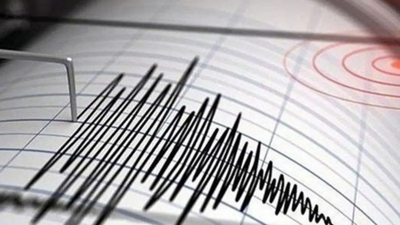 Gece saatlerinde Balıkesir Sındırgı'da 5.1 büyüklüğünde korkutan deprem